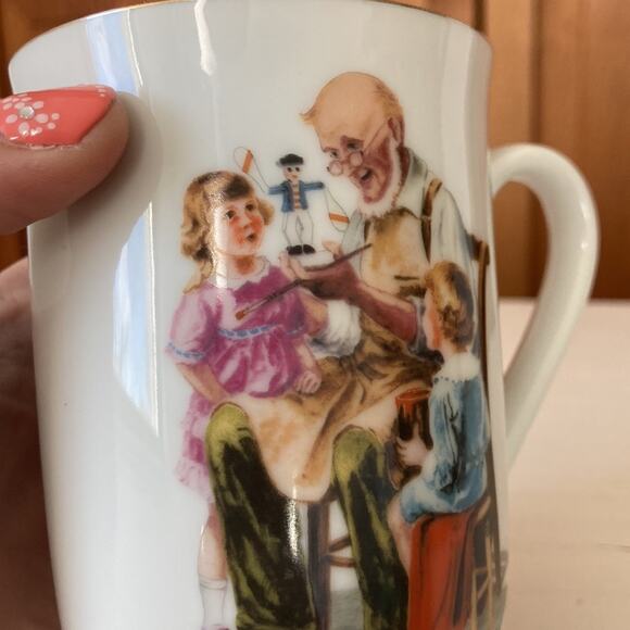 Vintage 1982 Norman Rockwell “The Toymaker” Collectible Mug - Picture 7 of 12